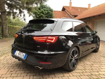 Seat Leon 2.0 TSI Cupra 300 4DRIVE 4. kép