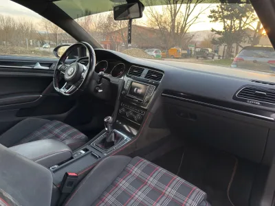 Volkswagen Golf GTI 2.0 TSI 220LE MANUAL6 11. kép