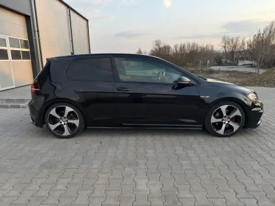 Volkswagen Golf GTI 2.0 TSI 220LE MANUAL6 3. kép