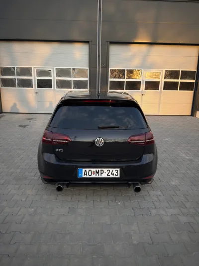 Volkswagen Golf GTI 2.0 TSI 220LE MANUAL6 4. kép