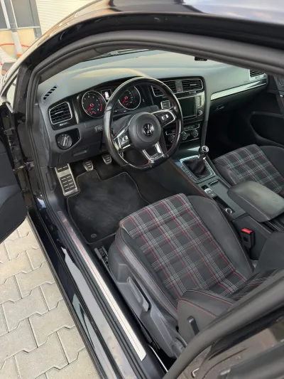 Volkswagen Golf GTI 2.0 TSI 220LE MANUAL6 5. kép